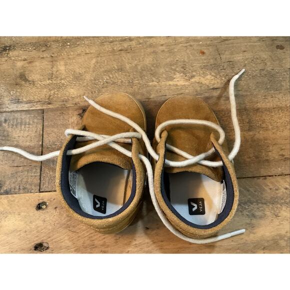 BABY SUEDE CAMEL PIERRE SHOES - Size 4 - Ships Free - Picture 6 of 7